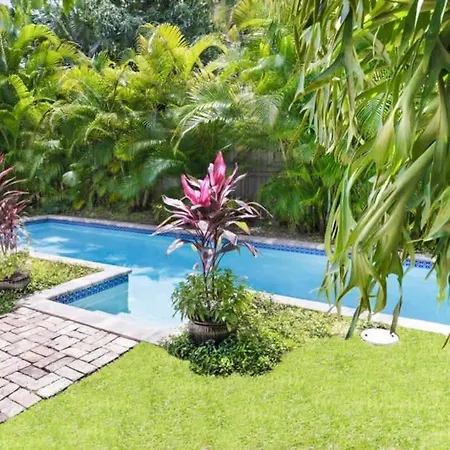 Casa Blanca - Chic Spanish-Style Cottage With Private Courtyard-3
