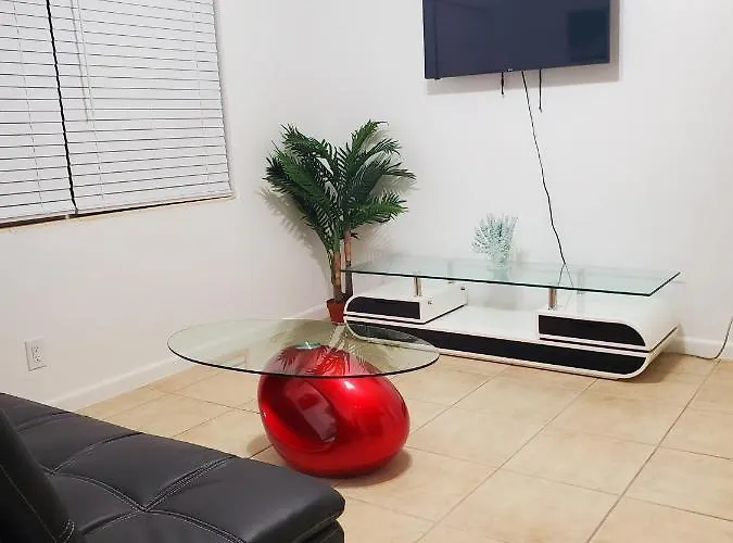 Dog friendly hotels Singer Island Inn